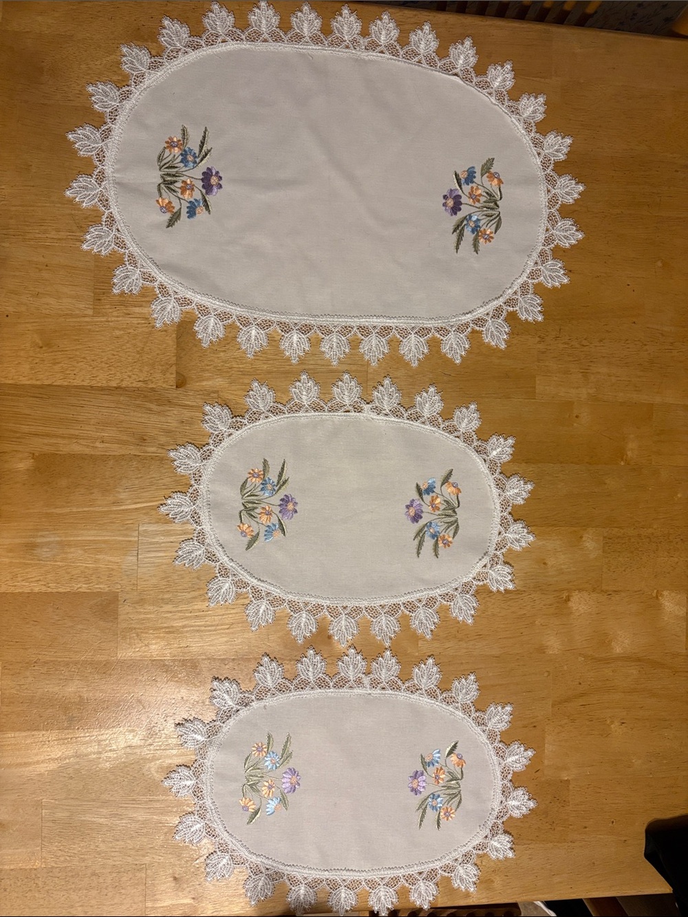 White Oval Lace Table Runner and Placemat Set with Floral Embroidery